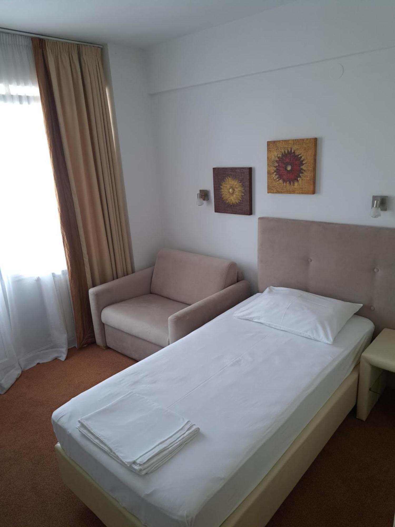 Hotel Garic Garesnica Exterior photo